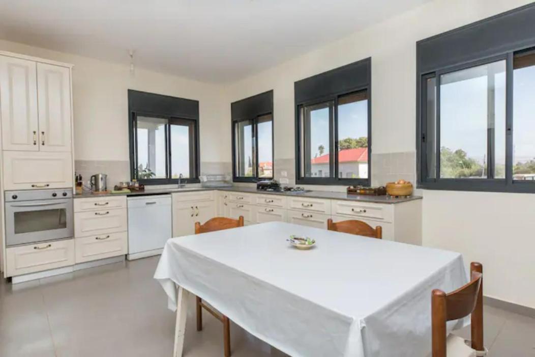 המקום של גיא Villa Sede Eli'ezer Exteriör bild